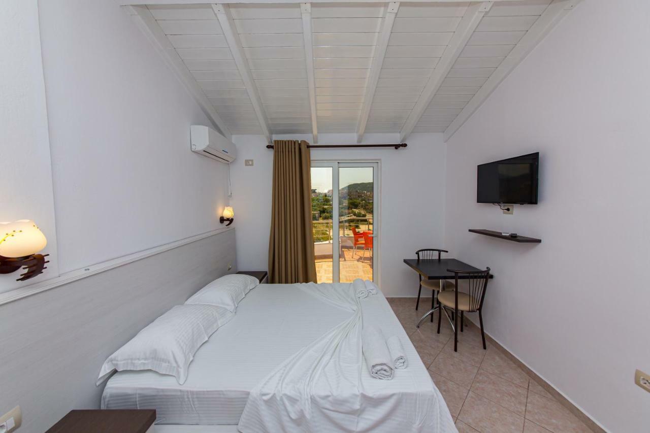 Hotel Mariksel Ksamil Exteriör bild